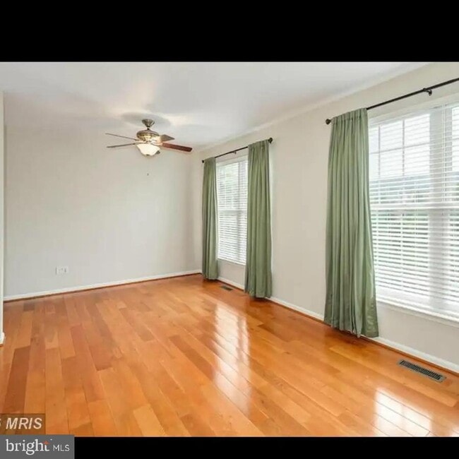 Foto del edificio - 20871 Grisdale Terrace