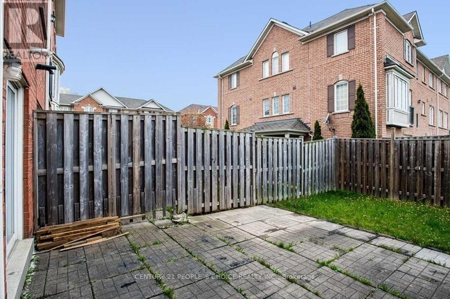 Building Photo - 250 Richvale Dr S