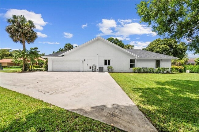 Foto del edificio - 15575 Woodmar Ct