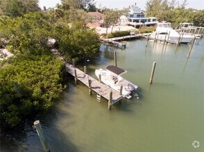 Building Photo - 120 Gasparilla St