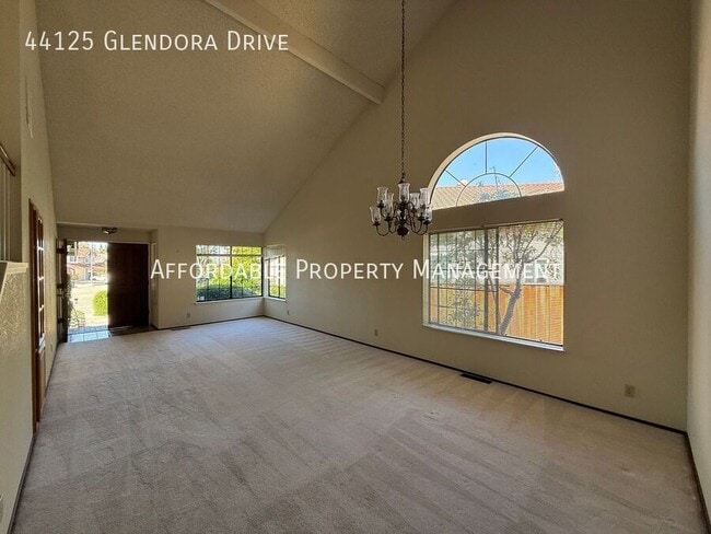 Building Photo - 44125 Glendora Dr