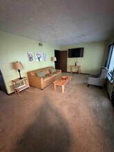 Building Photo - 2916 Moorcroft Dr