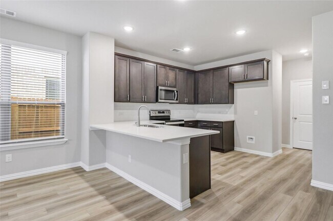 Building Photo - Gorgeous Townhouse for rent in North Fort ...