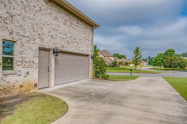 Building Photo - 1007 Old Breckenridge Ln