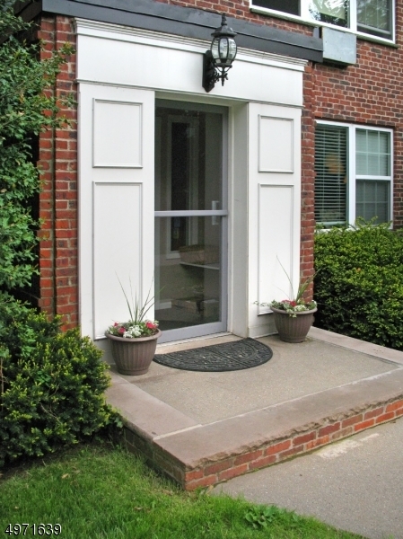 Foto del edificio - 370 Claremont Ave