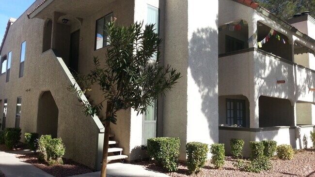Building Photo - 1212 Bass Dr