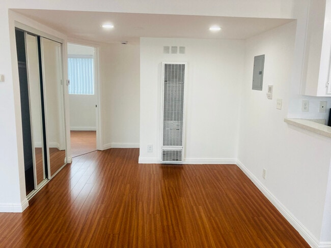 Foto del edificio - 924 Gaviota Ave