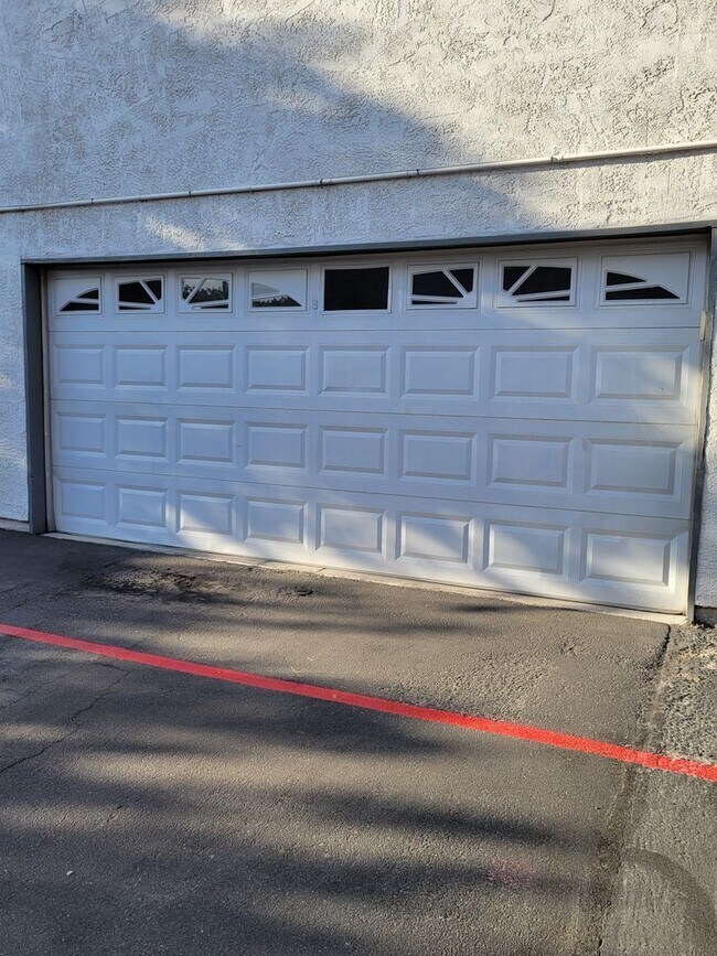 Foto del edificio - Rent Ready Single Story Townhome 3/2/ with 2 car