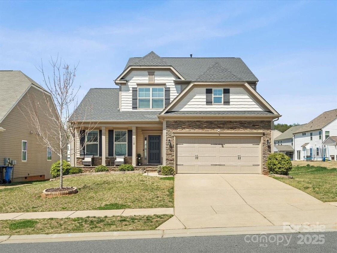 Primary Photo - Beautiful 4BR/3.5 BA Home in Mooresville