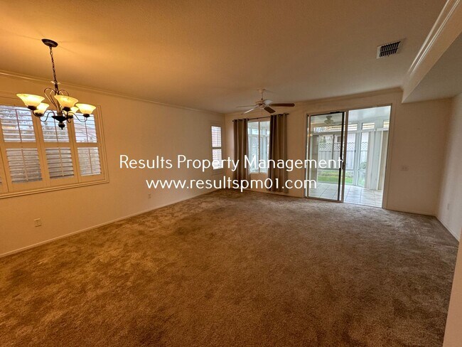 Building Photo - 2 Bed 2 Bath Sun City Roseville 55+