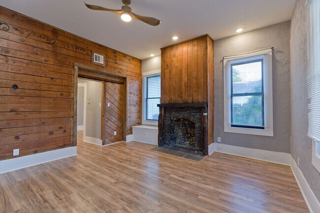Foto del edificio - 2511 N Flores St
