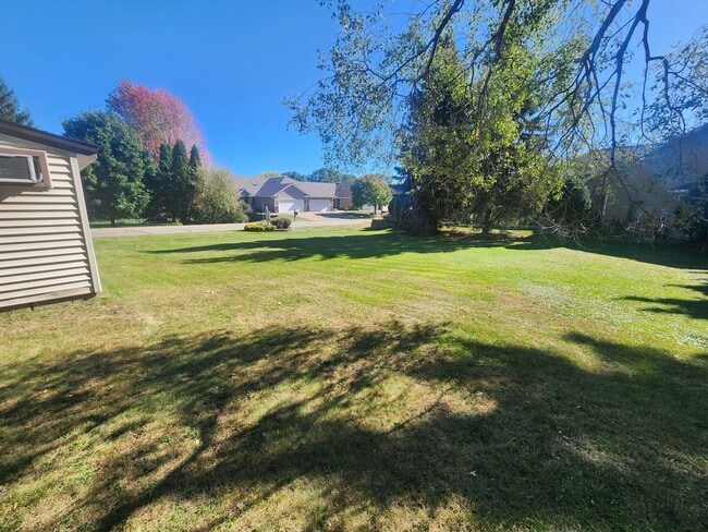 Foto del edificio - Charming 2bd Home in Roseville- Close to E...