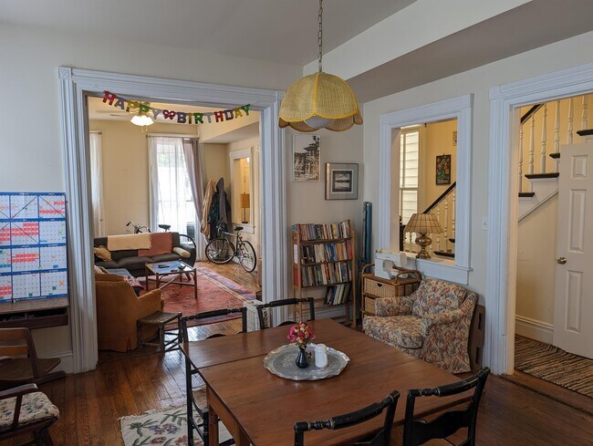 Foto del edificio - 2115 E Marshall St