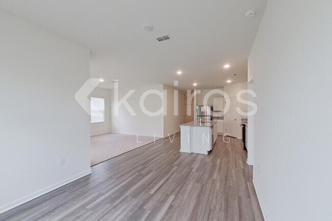 Building Photo - 635 Castillo Dr