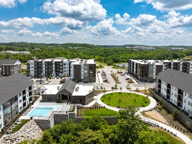 Building Photo - The Crossings