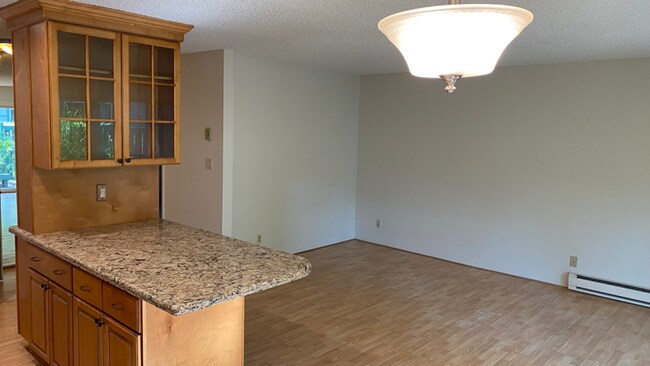 Building Photo - 1036 Oak Grove Rd