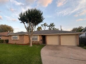 Building Photo - 7335 Tanager St