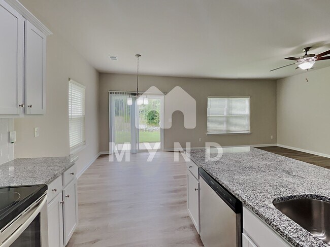 Foto del edificio - 5627 Newton Creek Dr