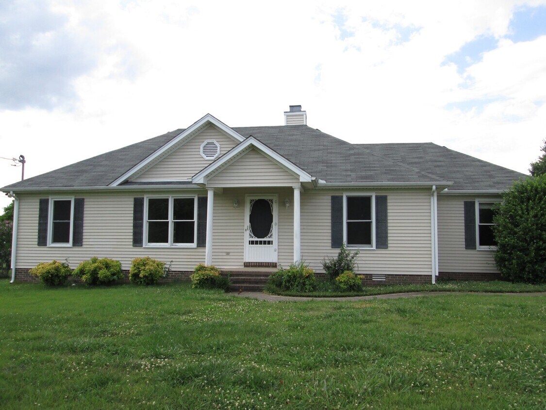 Foto principal - Barfield Area 3 bed 2 bath with a backyard