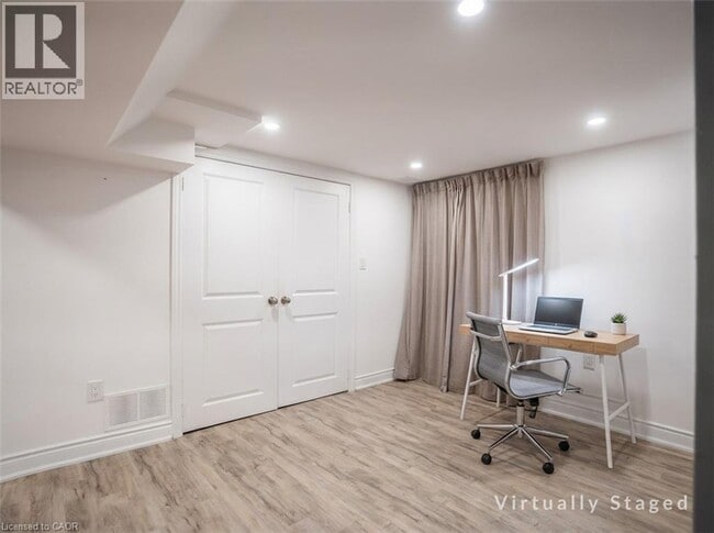 Building Photo - 23 Thorley Dr