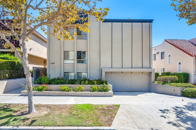 Building Photo - 248 N Rexford Dr