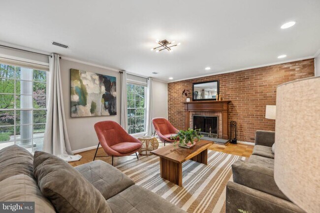 Foto del edificio - 9601 Barroll Ln