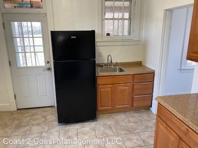 Foto del edificio - 2 br, 1 bath House - 108 5th Ave