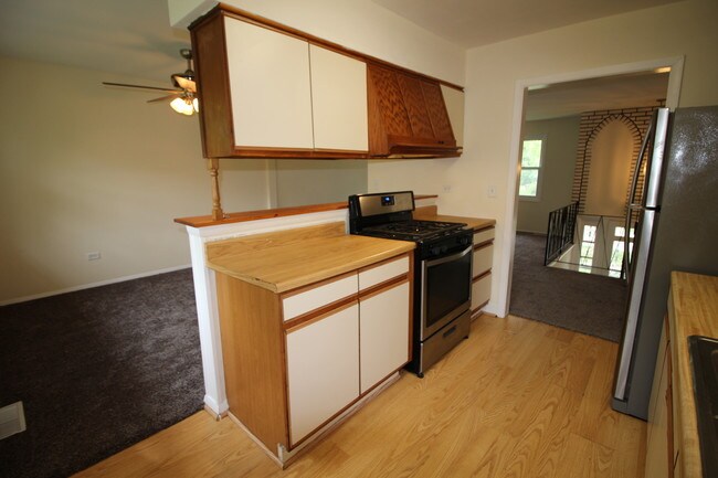 Building Photo - 531 Circle Dr