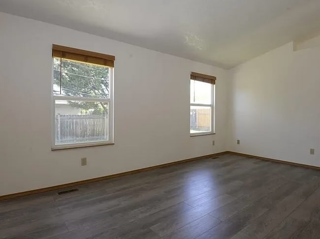 Building Photo - Beautifully Updated Single-Level Townhome in Boise’s Central Bench