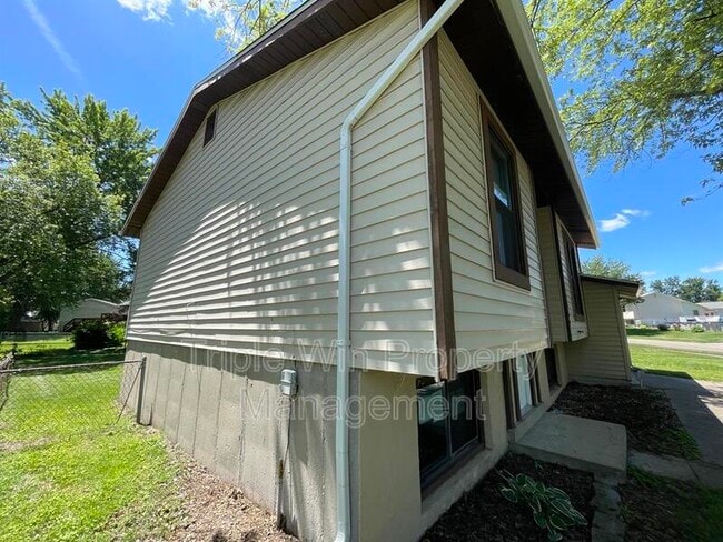 Building Photo - 1464 Monopoly Dr