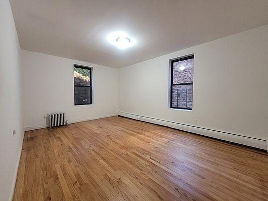 Foto del edificio - 2 bedroom in BRONX NY 10453