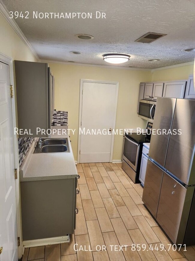 Building Photo - 3942 Northampton Dr