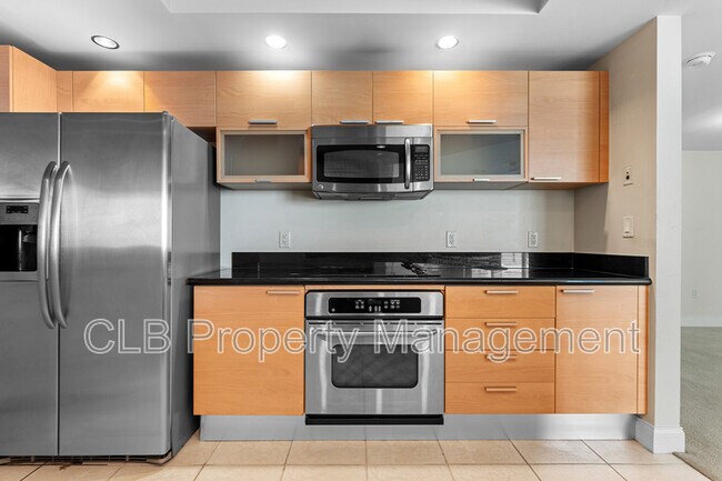 Foto del edificio - 241 Riverside Dr