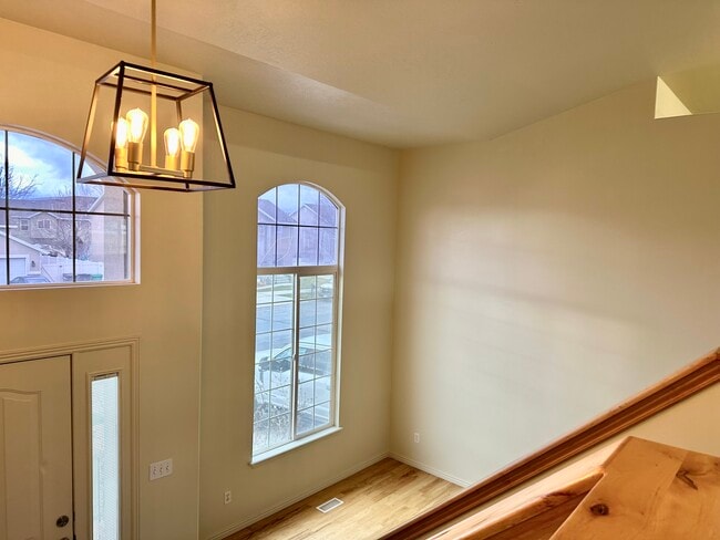 Building Photo - 1186 N 3020 W