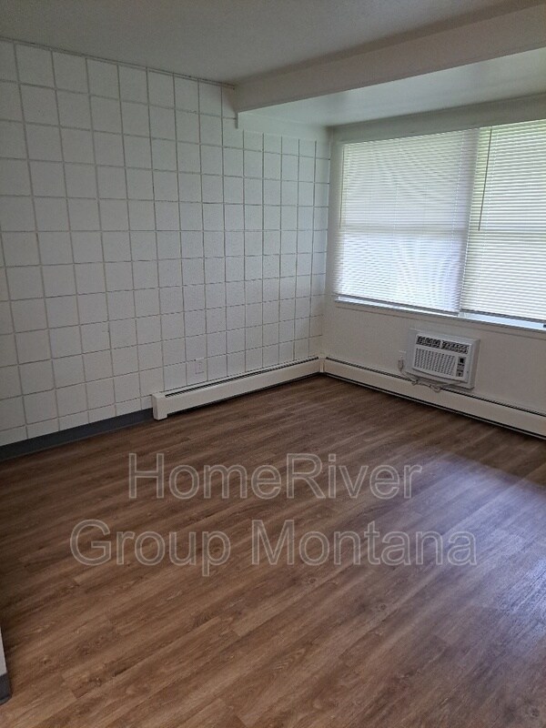 Foto del edificio - 707 SW Higgins Ave