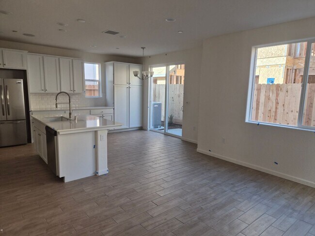 Foto del edificio - Modern 3-Bedroom Home in the Exclusive Ele...