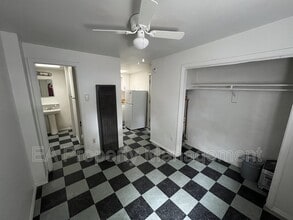 Building Photo - 123 Walter St NE