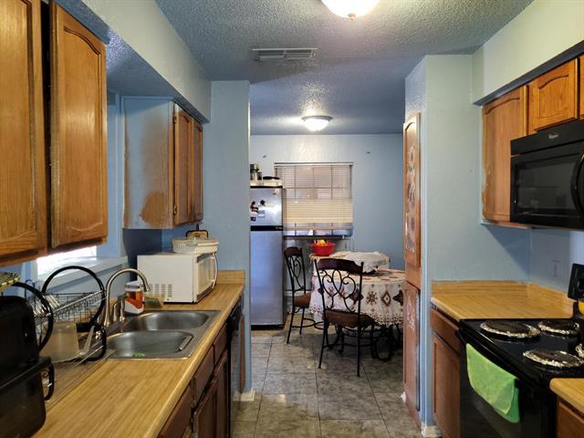 Foto del edificio - 3320 Green Ridge St