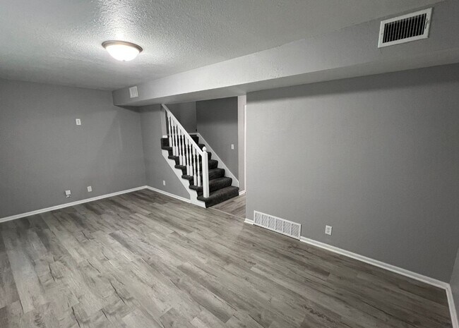 Foto del edificio - Renovated 3 Bedroom Duplex in Raytown!
