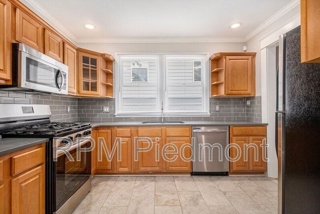 Photo - 493 Robinson Ave SE House