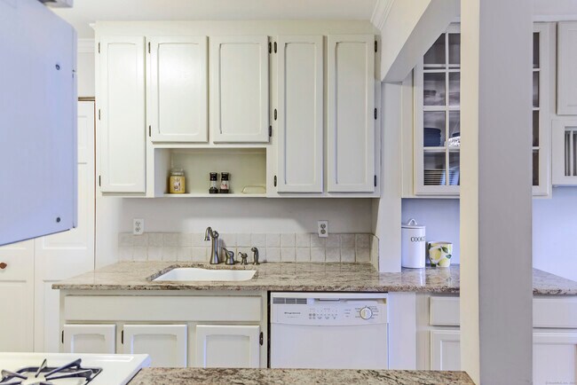 Foto del edificio - 53 Lawson Ln