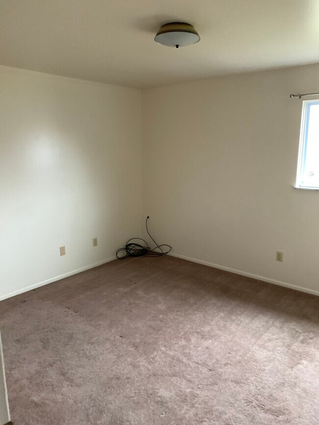 Foto del edificio - 106 Eckhart Ave