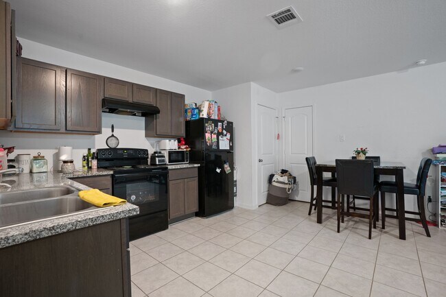 Foto del edificio - 28612 Rantoul Ct