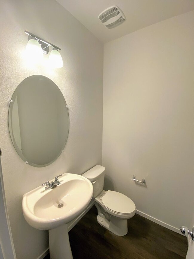 Building Photo - New House