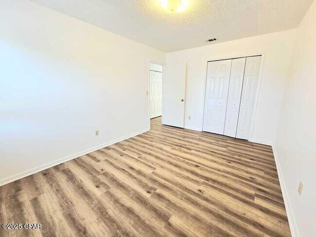 Foto del edificio - 130 Beulah Ave