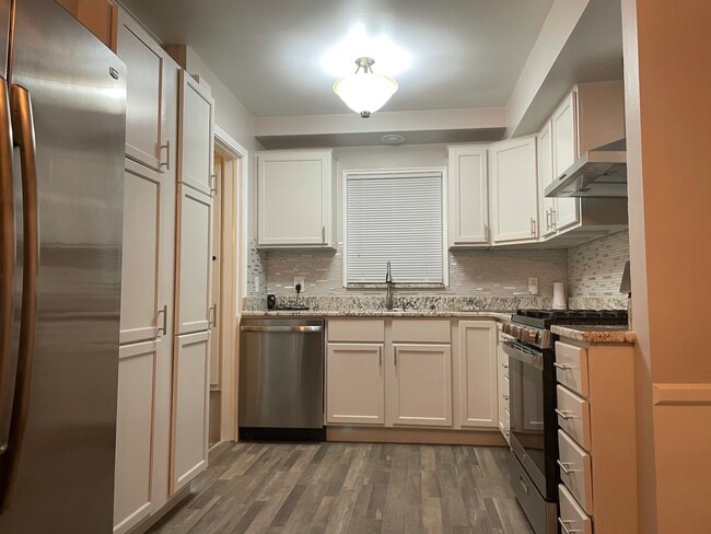 Building Photo - Mayfield