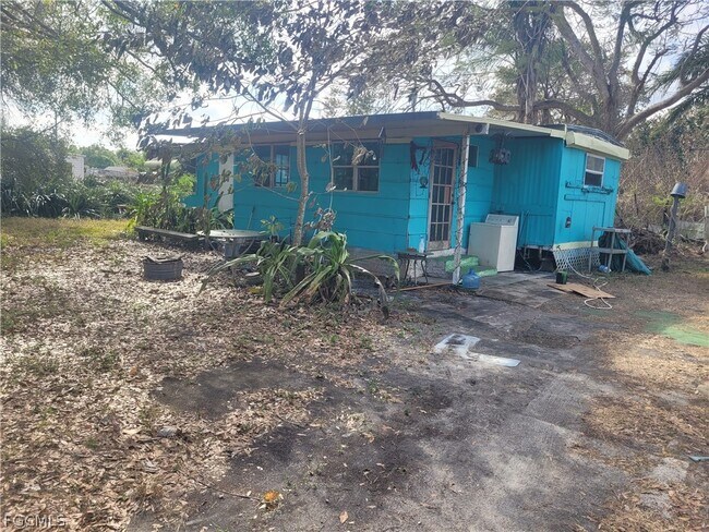 Building Photo - 8230 Tolles Dr