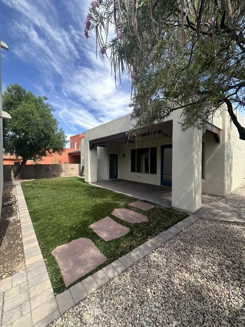 Foto del edificio - 5218 S Nightbloom Wy