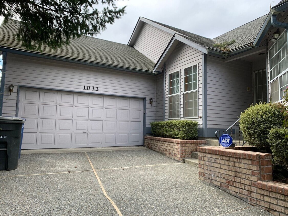 1033 S 232nd St, Des Moines, WA 98198 House Rental in Des Moines, WA