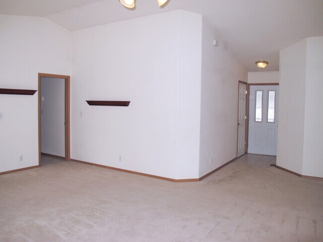 Foto del edificio - Charming 3 bedroom home w/master suite! Pe...